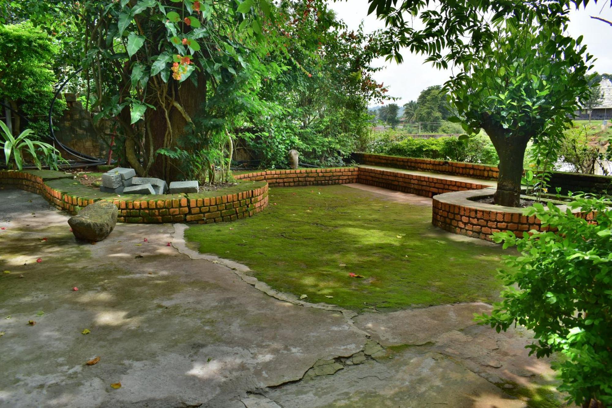 Silent Waters Resorts Yelagiri Exterior photo